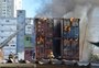 Prédio de contêineres atingido por incêndio em Porto Alegre estaria irregular, diz prefeitura