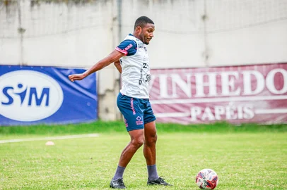 Volante Wellington Reis em treinamento do Caxias no CT Baixada Rubra.<!-- NICAID(16219608) -->
