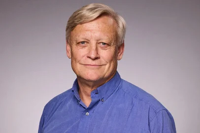 Professor associado na Harvard Medical School (EUA), Michael Rich é reconhecido mundialmente por seu trabalho como pediatra e pesquisador de saúde infantil. É fundador e diretor do Laboratório de Bem-Estar Digital, que busca compreender e promover experiências saudáveis ​​com mídia digital para jovens.Rich também é fundador e codiretor da Clínica para Transtornos de Mídia Interativa e Internet, também no Boston Children’s Hospital. O norte-americano é um dos convidados do 17º Congresso Brasileiro de Adolescência, que será realizado de quarta-feira (17) a sábado (20) em Porto Alegre.<!-- NICAID(16124509) -->