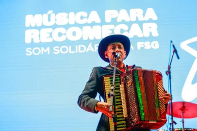 Gilney Bertussi no evento Música Para Recomeçar, que ocorreu no Teatro da FSG, em Caxias do Sul, neste sábado.<!-- NICAID(15790255) -->