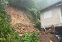 Após chuva, 14 pessoas ficam desalojadas na Serra ao terem casas atingidas por desmoronamentos