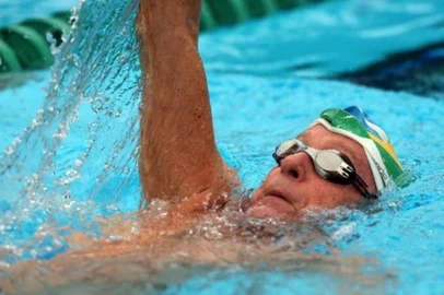 O empresário gaúcho de 100 anos que bateu recorde mundial de natação<!-- NICAID(15873808) -->