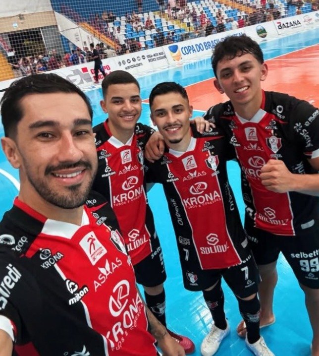 Com nova derrota, SER Santiago est&aacute; fora da Copa do Brasil de futsal