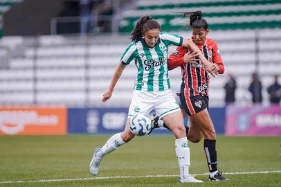 Juventude, do técnico Luciano Brandalise, disputa contra o São Paulo, a última partida como mandante na primeira fase do Brasileirão Feminino. <!-- NICAID(16059814) -->