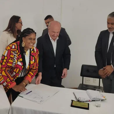 GRAMADO, RS, BRASIL, 21/03/2023. Termo de cooperação de combate à discriminação racial. Em busca de igualdade racial e de representatividade à comunidade afrodescendente, Gramado oficializou nesta terça-feira (21) um terno de cooperação. O documento firma a parceria entre o município e o estado para criar políticas públicas voltadas ao combate ao racismo. Na foto, Secretária Adjunta da Secretaria de Justiça, Cidadania e Direitos Humanos do Estado, Caroline Moreira. (Aline Ecker/Agência RBS)<!-- NICAID(15381498) -->