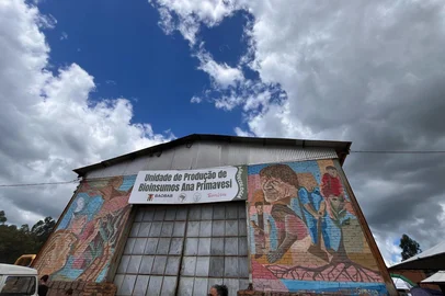 Produção de boinsumos em assentamento São Sepé, Viamão<!-- NICAID(15999590) -->