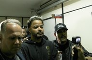 Hytalo Santos é preso em São PauloSP - YOUTUBE/FELCA/ADULTIZAÇÃO INFANTIL/HYTALO/PRISÃO - GERAL - O influenciador digital Hytalo Santos ao chegar ao Departamento Estadual de     Investigações Criminais (DEIC), em São Paulo, na manhã desta sexta-feira, 15 de     agosto de 2025.  Hytalo Santos e seu marido, Israel Nata Vicente, conhecido como   Euro, foram presos nesta manhã em uma casa de alto padrão em Carapicuíba, na   Região Metropolitana de São Paulo. Os dois são suspeitos de explorar crianças e   adolescentes nas redes sociais. Recentemente, ele foi alvo principal do youtuber   Felca em denúncias sobre adultização. A defesa afirma que eles são inocentes e   estão à disposição das autoridades.   15/08/2025 - Foto: RAUL LUCIANO/ATO PRESS/ESTADÃO CONTEÚDOEditoria: GERALLocal: SÃO PAULOIndexador: RAUL LUCIANOFonte: Ato PressFotógrafo: ATO PRESS<!-- NICAID(16102565) -->