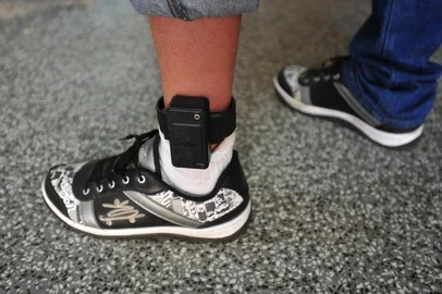 SANTA MARIA , RS , BRASIL , 14/07/201450 tornozeleiras eletrônicas chegaram a Santa Maria no sábado, 12/07/2014, e começaram a ser colocadas nos apenados dos regimes aberto e semiaberto nesta segunda-feira, 14/07/2014.FOTO JEAN PIMENTEL / AGÊNCIA RBS, GERAL