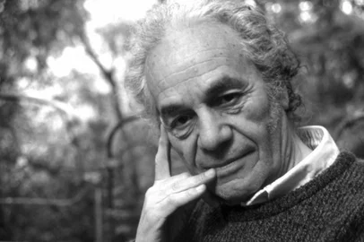 Órbita Literária desta segunda-feira (19), às 19h30min, recebe o poeta Rafael Iotti para ministrar o painel "Direita e Esquerda Unidas Jamais Serão Vencidas - Nicanor Parra E a Poesia Chilena do Século 20".Curadoria de T. S. Marcon<!-- NICAID(15843425) -->