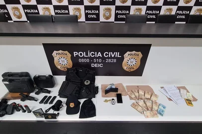 Quadrilheiros se disfarçavam de policiais e extorquiam comerciantes e advogados