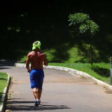 CAXIAS DO SUL, RS, BRASIL, 18/12/2024. Verão deve ser de temperaturas acima da média na Serra gaúcha. (Bruno Todeschini/Agência RBS)Indexador: Bruno Todeschini<!-- NICAID(15937931) -->
