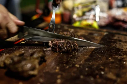 Porto Alegre, RS, Brasil, 02-06-2025:  Gaudérios se reúnem para churrasco na Goethe. Foto: Renan Mattos /<!-- NICAID(16051700) -->