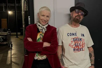 Annie Lennox e Dave Stewart, do Eurythmics, nos bastidores da cerimônia do Rock and Roll Hall of Fame.<!-- NICAID(15278567) -->