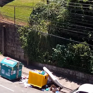 prefeitura de Caxias busca identificar responsáveis por descarte irregular de lixo flagrados em imagens <!-- NICAID(15646515) -->