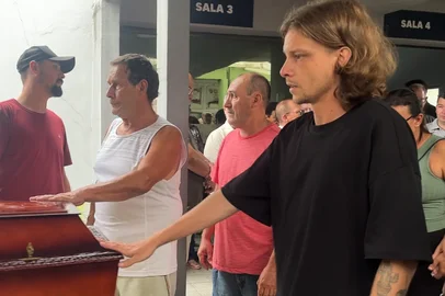 “O responsável foi o Estado”, diz enteado de produtor rural morto em Pelotas durante ação policial <!-- NICAID(16205221) -->