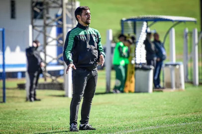 Técnico Filipe Dias prepara a equipe sub-20 do Juventude para a dispita da Copa SP de 2023<!-- NICAID(15305023) -->