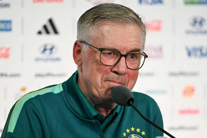 MAURO PIMENTEL / AFP Brazil's Italian head coach Carlo Ancelotti gestures during a press conference at the New York/New Jersey Stadium in East Rutherford on June 12, 2026, on the eve of the 2026 World Cup football match between Brazil and Morocco. (Photo by Mauro PIMENTEL / AFP)<!-- NICAID(16305643) -->