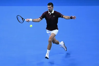 ADEK BERRY / AFP Novak Djokovic, tênis