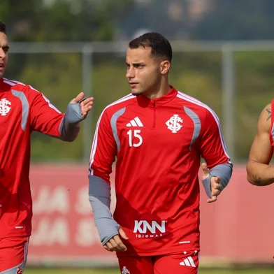 14/05/2026, CT Parque Gigante - Borré, Bruno Gomes e Bernabei no treino do Inter<!-- NICAID(16285759) -->