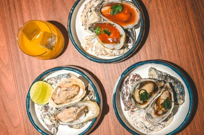 destemperados , solos costero , baixo barra , culinária latino-brasileira , ritual do mate , polvo , nhoque , camarão , entrecôte com batata, drinks, maracujá, tartar, ceviche, ostra<!-- NICAID(15457144) -->