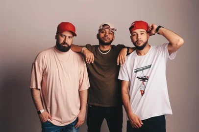 Os caras da Pura Curtição disponibilizaram no canal deles do YouTube o clipe da música "Apaixonei". O vídeo foi gravado em show na All Need Master Hall, produzido em 18 de novembro de 2022.<!-- NICAID(15354458) -->
