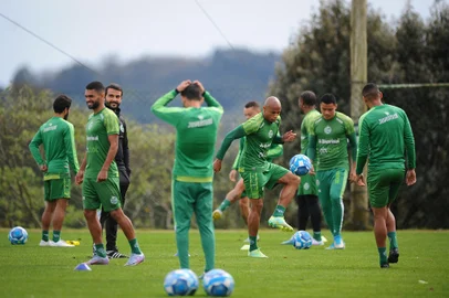 CAXIAS DO SUL, RS, BRASIL, 11/08/2023. Treino do Juventude no Centro de Formação de Atletas e Cidadãos (Cfac). A equipe disputa a série B do Campeonato Brasileiro. (Bruno Todeschini/Agência RBS)Indexador: BTK<!-- NICAID(15507947) -->