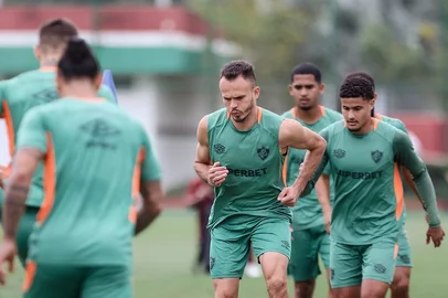 Ex-Inter, Renê treina com o Fluminense.