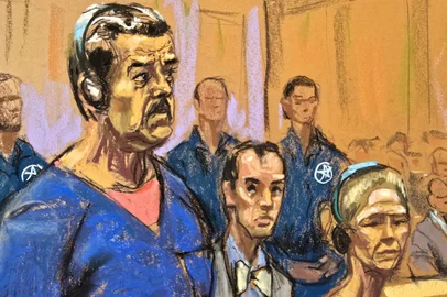 This courtroom sketch shows deposed president of Venezuela Nicolas Maduro (L), and his wife, Cilia Flores, attending their arraignment at Daniel Patrick Moynihan United States Courthouse on January 5, 2026 in New York, with defense lawyers Barry Pollack (not picture) and Mark Donnelly (C). Deposed Venezuelan president Nicolas Maduro pleaded not guilty to charges of narco-terrorism in a New York court on Monday, two days after being snatched by US forces in a stunning raid on his home in Caracas. Maduro, 63, told a federal judge in Manhattan that he had been "kidnapped" from Venezuela and said "I'm innocent, I'm not guilty," US media reported. (Photo by Jane ROSENBERG / AFP) / RESTRICTED TO EDITORIAL USE - MANDATORY MENTION OF THE ARTIST UPON PUBLICATION JANE ROSENBERG - TO ILLUSTRATE THE EVENT AS SPECIFIED IN THE CAPTION - NO MARKETING NO ADVERTISING CAMPAIGNSEditoria: WARLocal: New YorkIndexador: JANE ROSENBERGSecao: diplomacyFonte: AFPFotógrafo: STR<!-- NICAID(16198487) -->