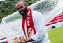 Campeão da Libertadores pelo Inter inicia carreira como técnico em time de Daniel Alves: "Projeto que chamou a atenção"