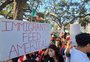 Comunidade latina em Houston protesta contra deportações em massa de Trump