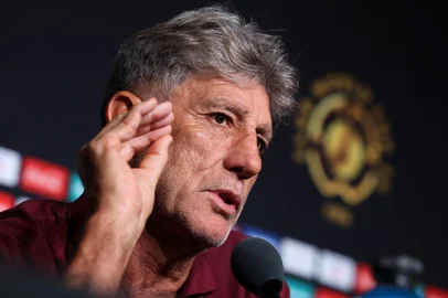 ORLANDO, FLORIDA - JULY 03: Renato Portaluppi, Head Coach of Fluminense FC, speaks to the media in a press conference ahead of their FIFA Club World Cup 2025 Quarter Final match between Fluminense FC and Al-Hilal at Camping World Stadium on July 03, 2025 in Orlando, Florida.   Alex Grimm/Getty Images/AFP (Photo by ALEX GRIMM / GETTY IMAGES NORTH AMERICA / Getty Images via AFP)<!-- NICAID(16073108) -->