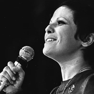 Elis Regina em show das Olimpíadas do Exército.Crédito: Olívio Lamas, Agência RBS#ENVELOPE: 81324#Crédito: Olívio Lamas<!-- NICAID(7796347) -->