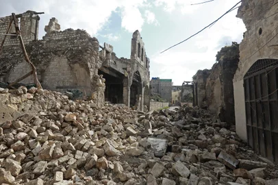 (FILES) This file photo taken on February 7, 2023, shows rubble in Aleppo's old town on following a deadly earthquake. - A devastating earthquake that hit Turkey on February 6 killed more than 50,000 people, almost 6,000 of them in Syria where dozens of heritage sites were damaged including the Fortress of Saladin in Latakia province and the old city of Aleppo. (Photo by Louai Beshara / AFP)<!-- NICAID(15373786) -->