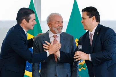 03.02.2025 - Presidente do Senado Federal, Senador Davi Alcolumbre, e Presidente da Câmara dos Deputados, Deputado Hugo Motta<!-- NICAID(15968066) -->