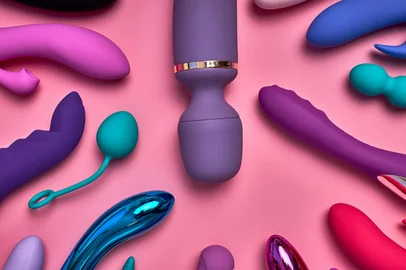 purple big phallus among small sex toys isolated on pink backgroundPORTO ALEGRE, RS, BRASIL, 12-06-2025: Vibrador feminino, brinquedo sexual. FOTO: Roman/stock.adobe.comFonte: 416164126<!-- NICAID(16058352) -->