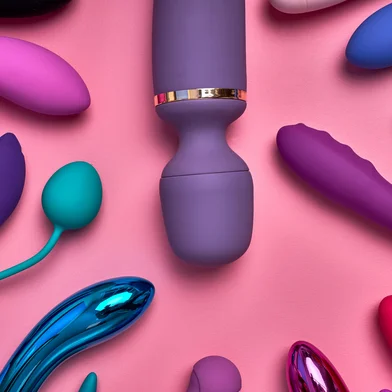 purple big phallus among small sex toys isolated on pink backgroundPORTO ALEGRE, RS, BRASIL, 12-06-2025: Vibrador feminino, brinquedo sexual. FOTO: Roman/stock.adobe.comFonte: 416164126<!-- NICAID(16058352) -->