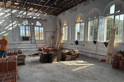 Em obra iniciada em julho, mais de R$ 3 milhões estão sendo investidos na primeira intervenção estrutural de grande porte realizada no IE Oswaldo Aranha, em Alegrete, desde sua criação, em 1929. Foto: Cíntia Dornelles Pereira Tamiosso-SOP / Divulgação<!-- NICAID(16134983) -->