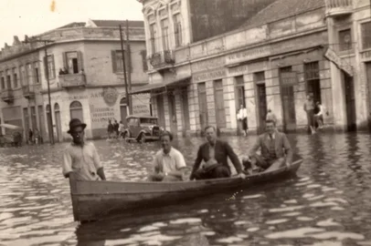 Cenas da enchente de 1936 em Porto Alegre<!-- NICAID(16027307) -->
