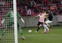 Inter leva gol no fim, empata com o Bragantino, mas ingressa no G-6