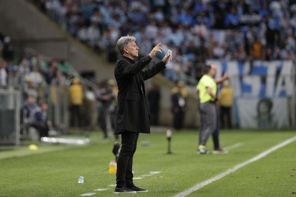Renato sobre possibilidade de permanência de Suárez no Grêmio: Só se acontecer um milagre