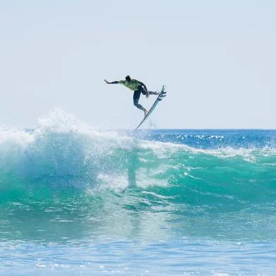 Rip Curl WSL FInalsSAN CLEMENTE, CALIFORNIA, USA - SEPTEMBER 14: Two-time WSL Champion Gabriel Medina of Brazil surfing in Heat 2 of the Title Match of the Rip Curl WSL Finals on September 14, 2021 at Lower Trestles, San Clemente, California. (Photo by Pat Nolan/World Surf League)Editoria: SLocal: San ClementeIndexador: Pat NolanSecao: SPOFonte: World Surf LeagueFotógrafo: Contributor<!-- NICAID(14889461) -->