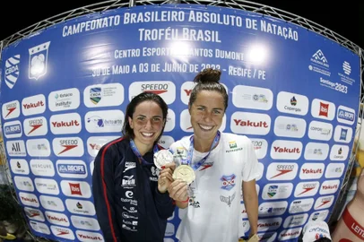 Viviane Jungblut, Gabrielle Roncatto, natação