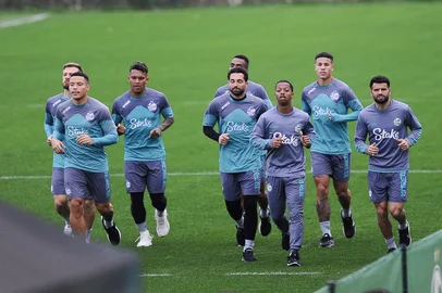 CAXIAS DO SUL, RS, BRASIL. 06-08-2025. O técnico Thiago Carpini retornou ao Juventude e comandou o seu primeiro treino no CT do clube.<!-- NICAID(16095816) -->