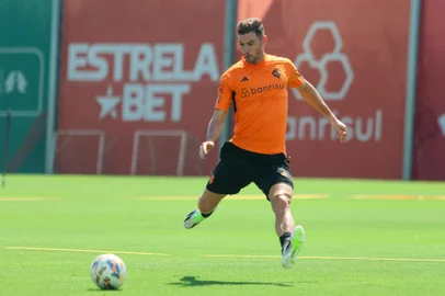 Alario treino Inter<!-- NICAID(15655779) -->