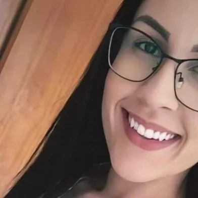 Caroline Roglio Flores, de 24 anos foi vista pela última vez às 20h de segunda-feira (2), no bairro Panazzolo, em Caxias.<!-- NICAID(15857541) -->