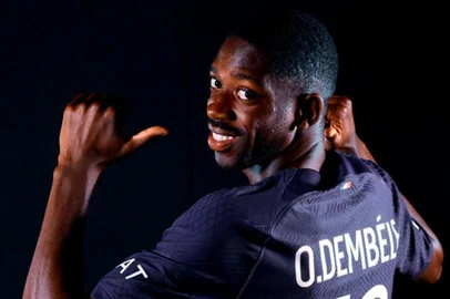 Dembelé herdou a camisa 10 de Neymar no PSG<!-- NICAID(15512984) -->