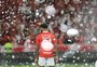 Inter abre investigação para identificar responsáveis por chuva de papel picado contra o Flamengo