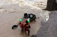 Cabeceira de ponte cai e homem morre em Nova Petrópolis.<!-- NICAID(16062469) -->