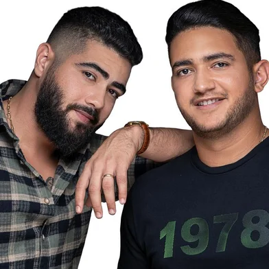 Henrique & Juliano<!-- NICAID(15073588) -->