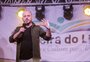 Escritor Egui Baldasso autografa "Uma Lição de Vida" nesta terça-feira, em Caxias do Sul